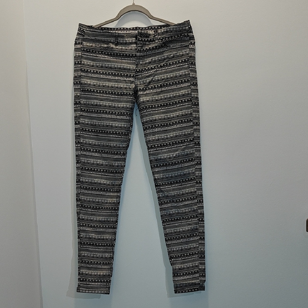 Divided Black and White Skinny Jeans with Ethnic Pattern